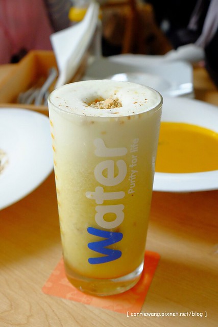 【台中親子餐廳】叉子.ㄨ子輕食館。台中目前最夯最難訂的親子餐廳,環境寬敞大器,外面有一個小沙坑,二樓有文創商品,用餐時段很難訂位 @飛天璇的口袋