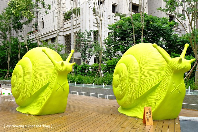 【台中親子餐廳】叉子.ㄨ子輕食館。台中目前最夯最難訂的親子餐廳,環境寬敞大器,外面有一個小沙坑,二樓有文創商品,用餐時段很難訂位 @飛天璇的口袋