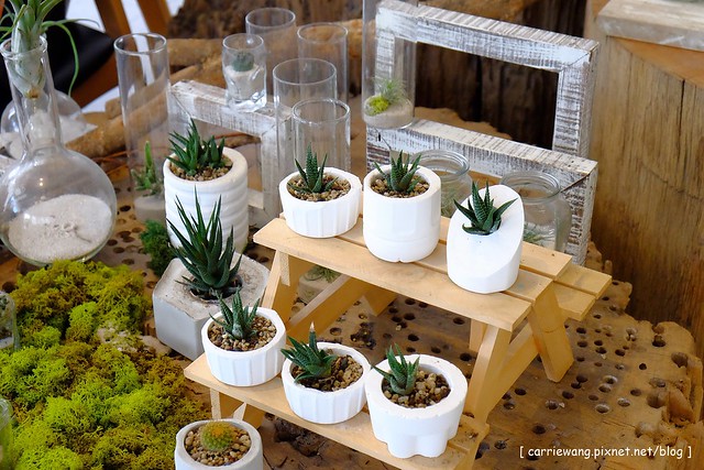 【台中親子餐廳】叉子.ㄨ子輕食館。台中目前最夯最難訂的親子餐廳,環境寬敞大器,外面有一個小沙坑,二樓有文創商品,用餐時段很難訂位 @飛天璇的口袋