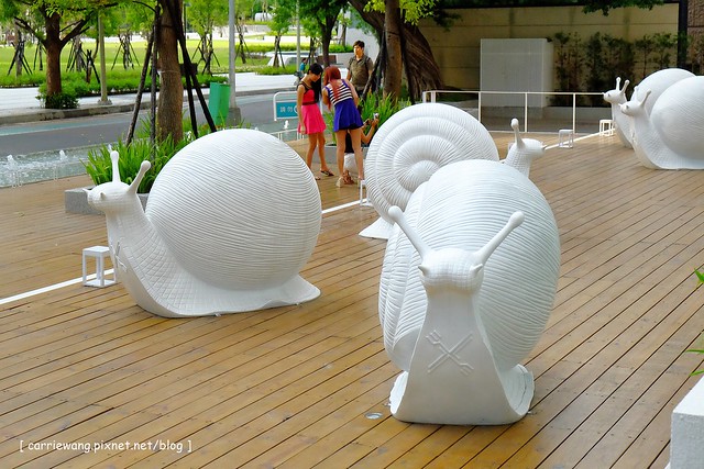 【台中親子餐廳】叉子.ㄨ子輕食館。台中目前最夯最難訂的親子餐廳,環境寬敞大器,外面有一個小沙坑,二樓有文創商品,用餐時段很難訂位 @飛天璇的口袋