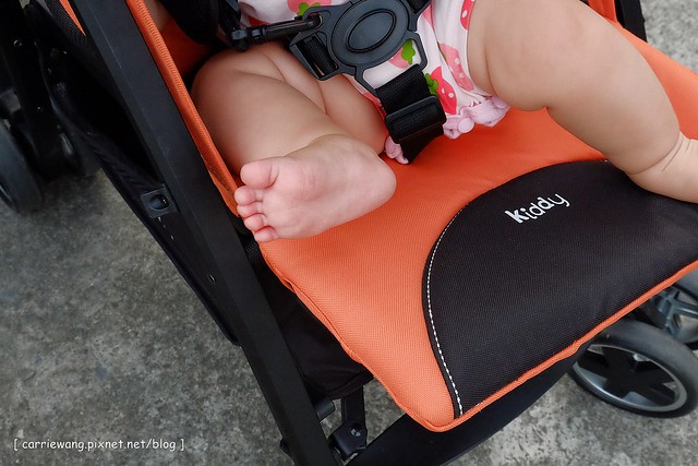 【育兒日記分享】奇帝汽座推車.Kiddy City n’ Move 輕風行推車。歐洲進口兒童推車品牌,時尚輕巧收放容易,可以當推車也可以當汽座,一車兩用非常方便 @飛天璇的口袋