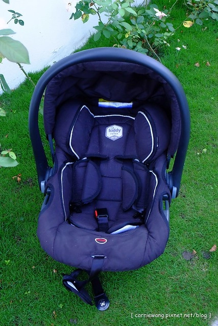 【育兒日記分享】奇帝汽座推車.Kiddy City n’ Move 輕風行推車。歐洲進口兒童推車品牌,時尚輕巧收放容易,可以當推車也可以當汽座,一車兩用非常方便 @飛天璇的口袋