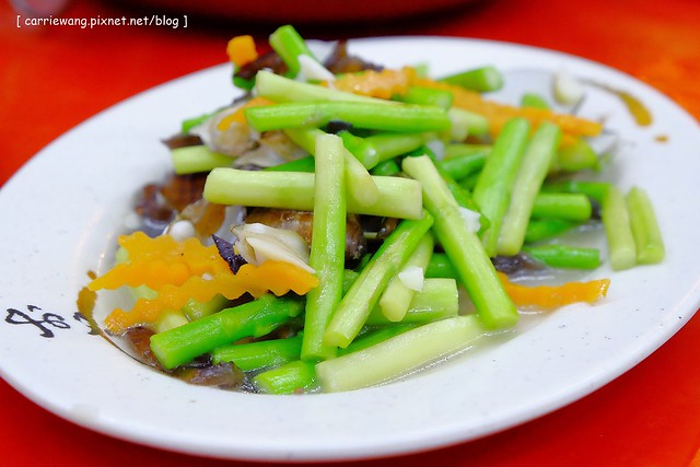 阿奇海鮮現炒:使用當季新鮮海鮮,冬天還有砂鍋魚頭 @飛天璇的口袋