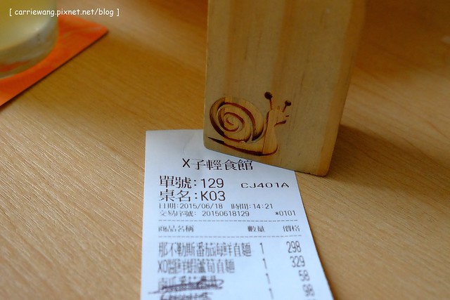 【台中親子餐廳】叉子.ㄨ子輕食館。台中目前最夯最難訂的親子餐廳,環境寬敞大器,外面有一個小沙坑,二樓有文創商品,用餐時段很難訂位 @飛天璇的口袋