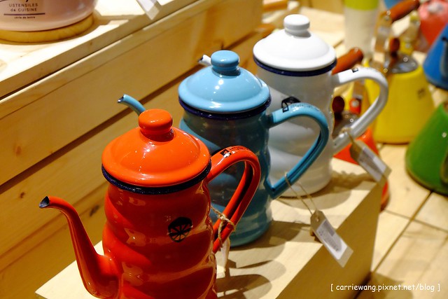 【台中親子餐廳】叉子.ㄨ子輕食館。台中目前最夯最難訂的親子餐廳,環境寬敞大器,外面有一個小沙坑,二樓有文創商品,用餐時段很難訂位 @飛天璇的口袋