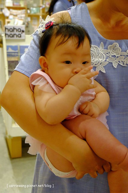 【台中親子餐廳】叉子.ㄨ子輕食館。台中目前最夯最難訂的親子餐廳,環境寬敞大器,外面有一個小沙坑,二樓有文創商品,用餐時段很難訂位 @飛天璇的口袋