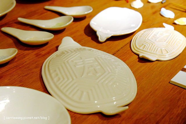 【台中親子餐廳】叉子.ㄨ子輕食館。台中目前最夯最難訂的親子餐廳,環境寬敞大器,外面有一個小沙坑,二樓有文創商品,用餐時段很難訂位 @飛天璇的口袋