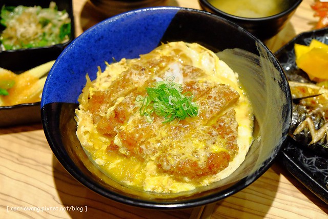 【台中日本料理】丼丼亭日式食堂。平價美味海鮮料理,現切生魚片新鮮好吃,餐點選擇性多,商業午餐經濟又實惠(2015.10.07更新) @飛天璇的口袋