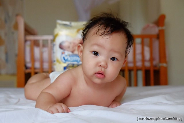 【育兒日記分享】白金級滿意寶寶極緻呵護。日本首創C型新生兒體工學尿布,360度柔貼剪裁,不包緊緊也不漏,寶貝新生肌膚 @飛天璇的口袋