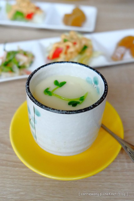 高品之屋日本料理|日本媽媽的愛心便當,平價超值的個人套餐,超卡哇伊的造型壽司,鄰近北屯大坑商圈,食尚玩家有來採訪 @飛天璇的口袋