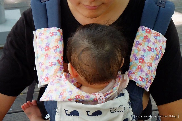 【育兒日記分享】媽咪敗家:寶寶平安符袋.存摺套.寶寶手冊保護套.奶嘴鏈.三角巾(口水巾).背袋口水巾…新生兒彌月禮推薦 @飛天璇的口袋