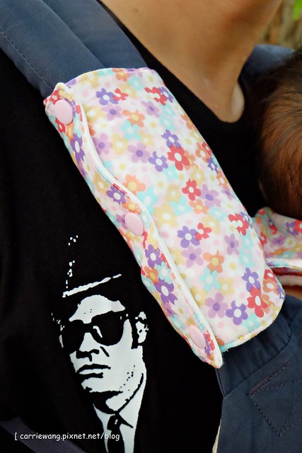 【育兒日記分享】媽咪敗家:寶寶平安符袋.存摺套.寶寶手冊保護套.奶嘴鏈.三角巾(口水巾).背袋口水巾…新生兒彌月禮推薦 @飛天璇的口袋