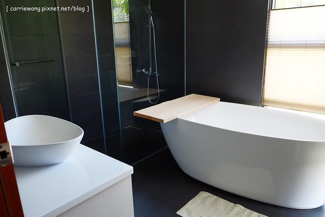 冬山.悠悅光 Aura Villa:超具時尚感的民宿,有庭園游泳池,包棟還可以BBQ,偶像劇《致 第三者》和《搶救21克拉》的拍攝地 @飛天璇的口袋