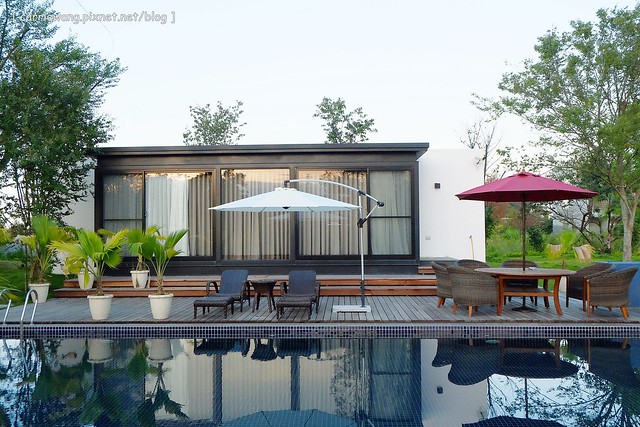 冬山.悠悅光 Aura Villa:超具時尚感的民宿,有庭園游泳池,包棟還可以BBQ,偶像劇《致 第三者》和《搶救21克拉》的拍攝地 @飛天璇的口袋