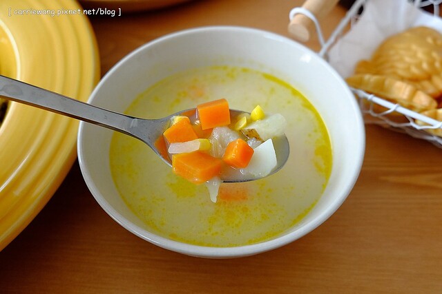 【台中親子餐廳】抱抱廚房。有室內室外兒童遊戲區、沙坑,哺乳室、尿布室,環境很可愛明亮,餐點很天然健康,還有提供寶寶的副食品 @飛天璇的口袋