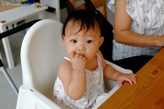 【台中親子餐廳】抱抱廚房。有室內室外兒童遊戲區、沙坑,哺乳室、尿布室,環境很可愛明亮,餐點很天然健康,還有提供寶寶的副食品 @飛天璇的口袋