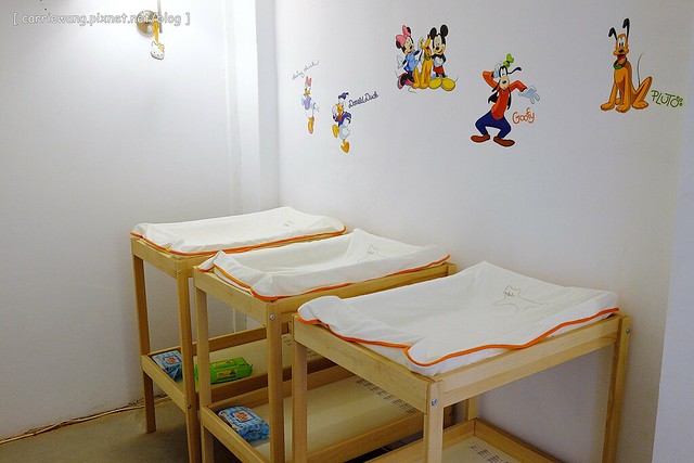 【台中親子餐廳】抱抱廚房。有室內室外兒童遊戲區、沙坑,哺乳室、尿布室,環境很可愛明亮,餐點很天然健康,還有提供寶寶的副食品 @飛天璇的口袋