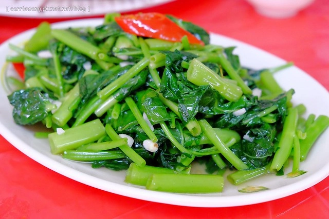 南投竹山|紫南宮陳記甕缸雞.紫南宮附近的推薦美食,甕缸雞皮薄酥脆肉多汁 @飛天璇的口袋