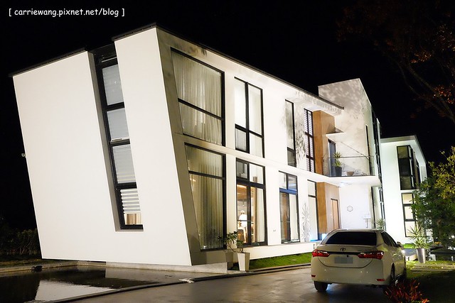 冬山.悠悅光 Aura Villa:超具時尚感的民宿,有庭園游泳池,包棟還可以BBQ,偶像劇《致 第三者》和《搶救21克拉》的拍攝地 @飛天璇的口袋