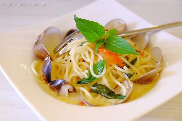 【台中親子餐廳】小布萊恩親子樂園餐廳.Little Brian。有遊戲區、兒童餐、尿布檯、哺乳室…適合0~4歲的小小孩,還會不定期舉辦寶寶爬行比賽和抓周活動 @飛天璇的口袋