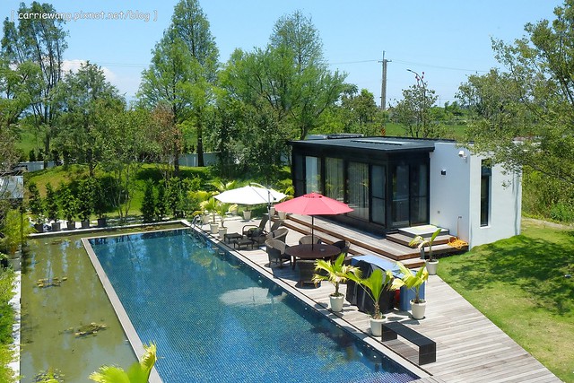 冬山.悠悅光 Aura Villa:超具時尚感的民宿,有庭園游泳池,包棟還可以BBQ,偶像劇《致 第三者》和《搶救21克拉》的拍攝地 @飛天璇的口袋