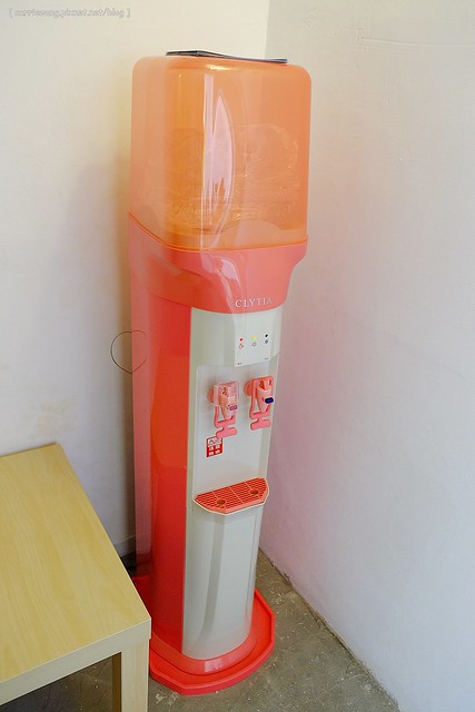 【台中親子餐廳】抱抱廚房。有室內室外兒童遊戲區、沙坑,哺乳室、尿布室,環境很可愛明亮,餐點很天然健康,還有提供寶寶的副食品 @飛天璇的口袋