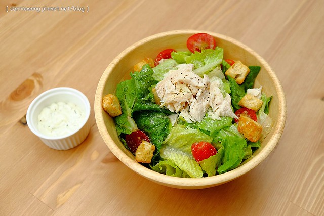 【台中親子餐廳】抱抱廚房。有室內室外兒童遊戲區、沙坑,哺乳室、尿布室,環境很可愛明亮,餐點很天然健康,還有提供寶寶的副食品 @飛天璇的口袋