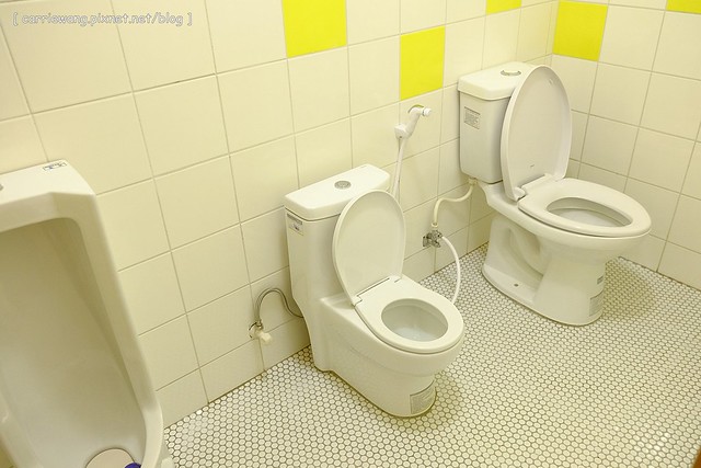 【台中親子餐廳】抱抱廚房。有室內室外兒童遊戲區、沙坑,哺乳室、尿布室,環境很可愛明亮,餐點很天然健康,還有提供寶寶的副食品 @飛天璇的口袋