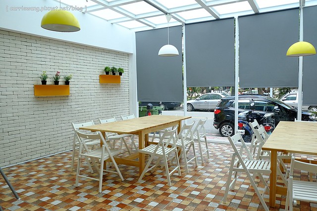 【台中親子餐廳】抱抱廚房。有室內室外兒童遊戲區、沙坑,哺乳室、尿布室,環境很可愛明亮,餐點很天然健康,還有提供寶寶的副食品 @飛天璇的口袋