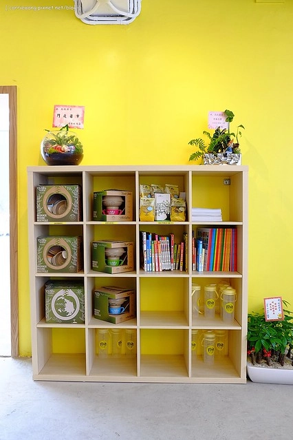 【台中親子餐廳】抱抱廚房。有室內室外兒童遊戲區、沙坑,哺乳室、尿布室,環境很可愛明亮,餐點很天然健康,還有提供寶寶的副食品 @飛天璇的口袋