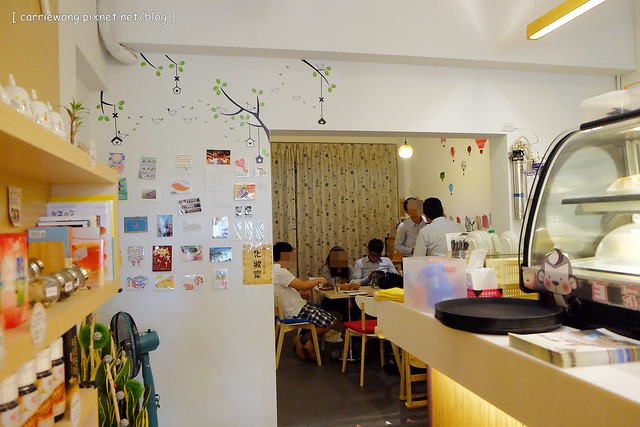 【台中下午茶】小幸福咖啡。位於豐原田野間的小巧咖啡館,裡面有很多可愛的玩偶,生乳酪檸檬起司蛋糕酸V好吃 @飛天璇的口袋
