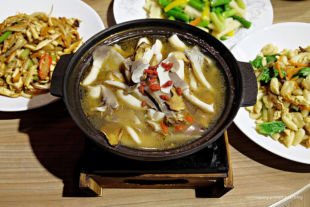 台中美食餐廳推薦。台中百貨公司、商場美食餐廳懶人包:中友百貨、新時代購物中心、廣三SOGO百貨、勤美誠品綠園道、金典綠園道、台中大遠百、新光三越百貨、Tiger City老虎城、LEECO禮客食尚館、豐原太平洋SOGO百貨…各樓餐廳美食資訊 @飛天璇的口袋