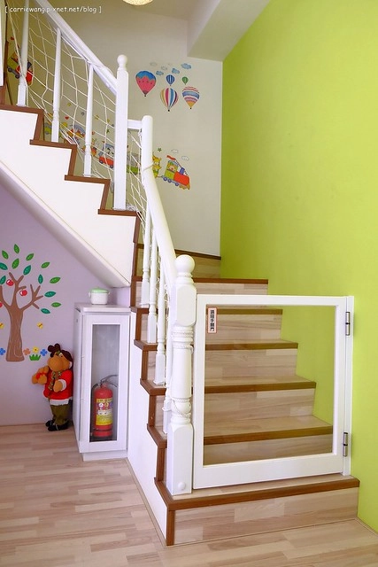 【台中親子餐廳】小布萊恩親子樂園餐廳.Little Brian。有遊戲區、兒童餐、尿布檯、哺乳室…適合0~4歲的小小孩,還會不定期舉辦寶寶爬行比賽和抓周活動 @飛天璇的口袋