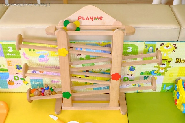 【台中親子餐廳】小布萊恩親子樂園餐廳.Little Brian。有遊戲區、兒童餐、尿布檯、哺乳室…適合0~4歲的小小孩,還會不定期舉辦寶寶爬行比賽和抓周活動 @飛天璇的口袋