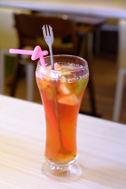 【台中親子餐廳】小布萊恩親子樂園餐廳.Little Brian。有遊戲區、兒童餐、尿布檯、哺乳室…適合0~4歲的小小孩,還會不定期舉辦寶寶爬行比賽和抓周活動 @飛天璇的口袋