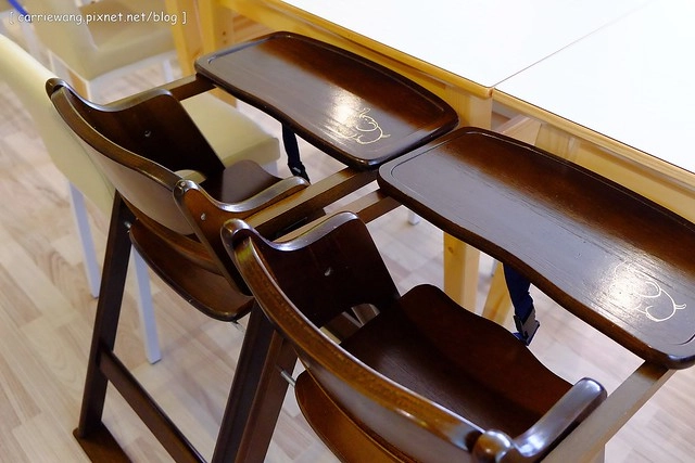 【台中親子餐廳】小布萊恩親子樂園餐廳.Little Brian。有遊戲區、兒童餐、尿布檯、哺乳室…適合0~4歲的小小孩,還會不定期舉辦寶寶爬行比賽和抓周活動 @飛天璇的口袋