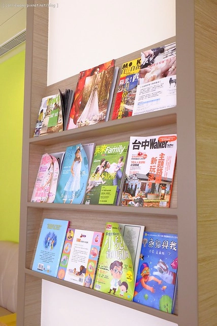 【台中親子餐廳】小布萊恩親子樂園餐廳.Little Brian。有遊戲區、兒童餐、尿布檯、哺乳室…適合0~4歲的小小孩,還會不定期舉辦寶寶爬行比賽和抓周活動 @飛天璇的口袋