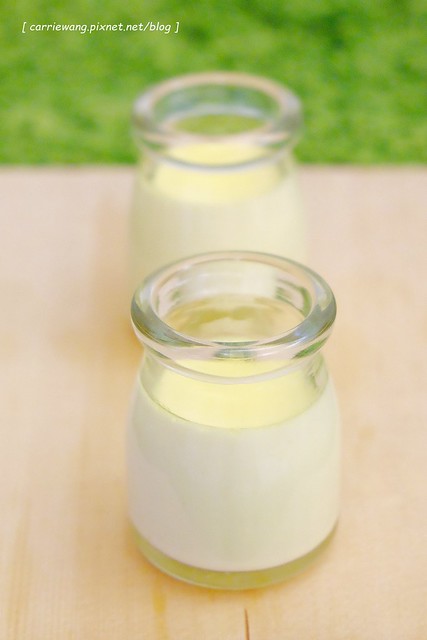 【育兒日記分享】寶寶的副食品食譜:蛋黃布丁。自製母乳手工布丁,滿7個月就可以吃了,兼具營養與衛生,第一次動手DIY就成功 @飛天璇的口袋