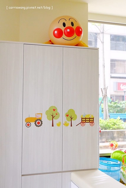 【台中親子餐廳】小布萊恩親子樂園餐廳.Little Brian。有遊戲區、兒童餐、尿布檯、哺乳室…適合0~4歲的小小孩,還會不定期舉辦寶寶爬行比賽和抓周活動 @飛天璇的口袋