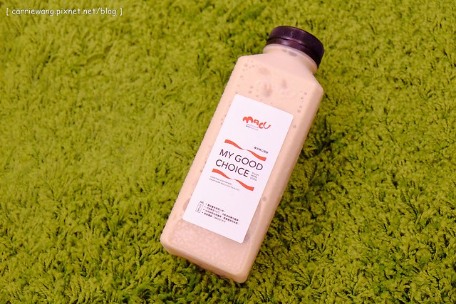 【台中果汁飲料推薦】麻古茶坊。高雄人氣飲料連鎖店進駐台中,新鮮現榨的果汁還看的到果粒,手搖飲料也可以清爽無負擔 @飛天璇的口袋