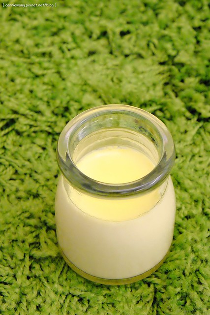 【育兒日記分享】寶寶的副食品食譜:蛋黃布丁。自製母乳手工布丁,滿7個月就可以吃了,兼具營養與衛生,第一次動手DIY就成功 @飛天璇的口袋