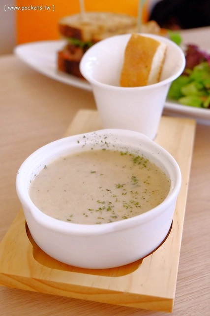 嘎嗶惦:空間寬敞舒適,親子廁所、哺乳室、尿布屋也有兒童遊戲沙坑 @飛天璇的口袋