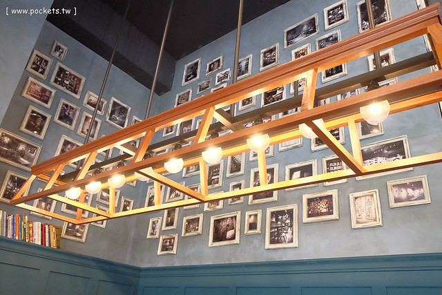 【台中義大利麵】薄多義義式手工披薩.Bite 2 eat@公益店。平價義式餐廳進駐台中,義大利麵和披薩都滿推薦的,裝潢帶有復古歐洲街道氛圍 @飛天璇的口袋