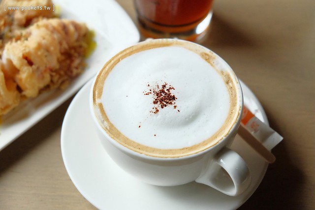 【台中義大利麵】薄多義義式手工披薩.Bite 2 eat@公益店。平價義式餐廳進駐台中,義大利麵和披薩都滿推薦的,裝潢帶有復古歐洲街道氛圍 @飛天璇的口袋