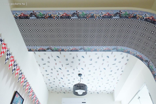 【宜蘭民宿推薦】五結.宜蘭F1特色民宿。假日提供包棟,可以BBQ和開趴,傑克書房天花板是一本大書(贈送一張住宿券抽獎,詳情辦法請看文末) @飛天璇的口袋