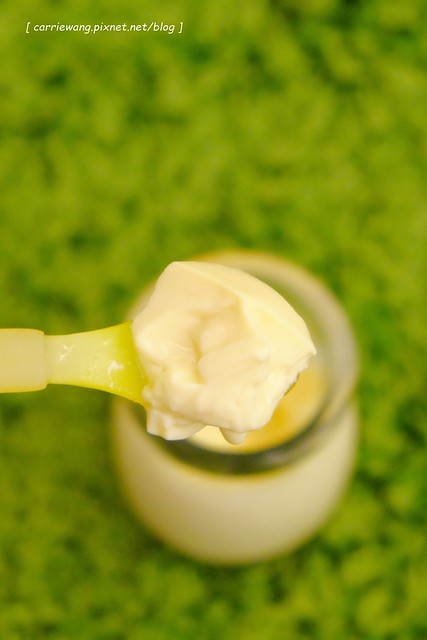 【育兒日記分享】寶寶的副食品食譜:蛋黃布丁。自製母乳手工布丁,滿7個月就可以吃了,兼具營養與衛生,第一次動手DIY就成功 @飛天璇的口袋