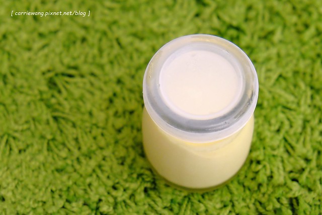 【育兒日記分享】寶寶的副食品食譜:蛋黃布丁。自製母乳手工布丁,滿7個月就可以吃了,兼具營養與衛生,第一次動手DIY就成功 @飛天璇的口袋