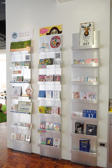 【台中親子餐廳】小樂圓.Oden Good日式親子餐廳。有二樓高的旋轉溜滑梯、室外沙坑、童書繪本、親子廁所,沒有哺乳室也沒有尿布檯 @飛天璇的口袋