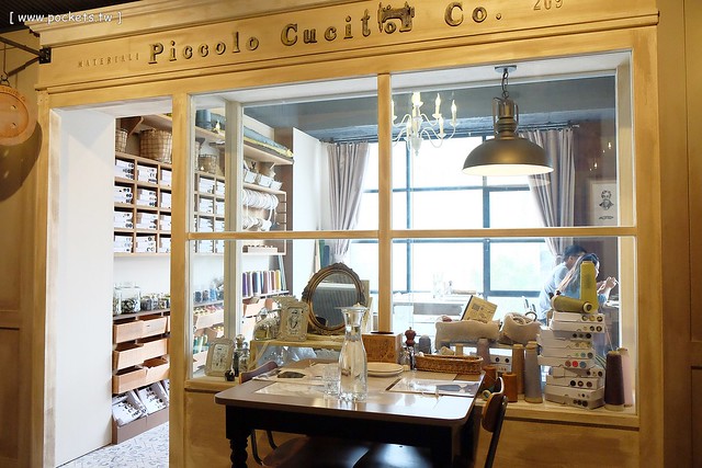 【台中義大利麵】薄多義義式手工披薩.Bite 2 eat@公益店。平價義式餐廳進駐台中,義大利麵和披薩都滿推薦的,裝潢帶有復古歐洲街道氛圍 @飛天璇的口袋