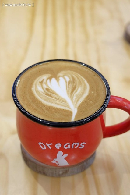 【台中親子餐廳】森林小徑。有賣排餐、漢堡、義大利麵和甜點,二樓有兒童遊戲區,不定期舉辦一系列的親子同樂活動,也是親子友善餐廳 @飛天璇的口袋